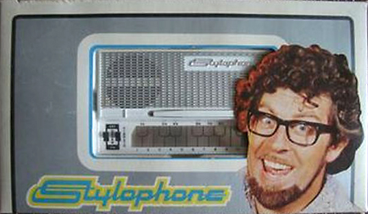 Toys you had as a kid - Page 2 Rolf-stylophone-box
